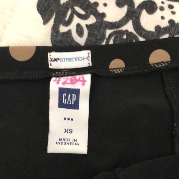 Gap Skirt.   2020 - Picture 4 of 4